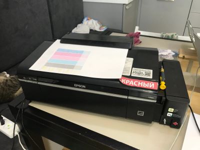 Лот: 15763400. Фото: 1. Принтер Epson L800 (Красный). Струйные принтеры
