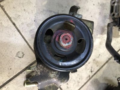 Лот: 17764135. Фото: 1. Насос ГУР Nissan Cube az10. Двигатель и элементы двигателя