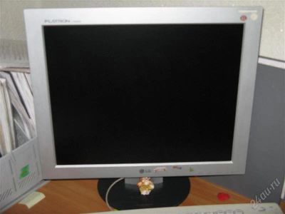 Лот: 1033593. Фото: 1. Монитор LG (19 дюйм.). ЖК-мониторы