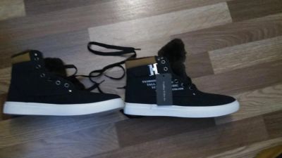 Лот: 8935102. Фото: 1. Кроссовки мужские зимние, 42-43... Кеды, кроссовки, слипоны