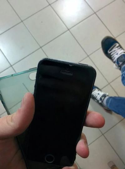 Лот: 5348113. Фото: 1. Продам iPhone 5. 16 гб. Работает... Смартфоны