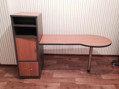 Лот: 4484334. Фото: 1. Стол компьютерный. Компьютерные и письменные столы