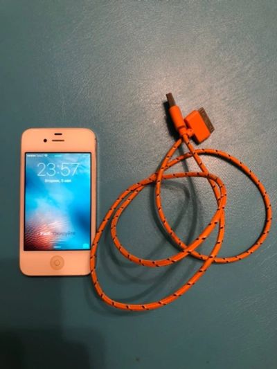 Лот: 15924882. Фото: 1. iPhone 4s 16 gb состояние хорошее... Смартфоны
