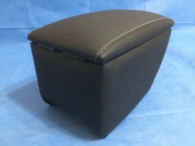 Лот: 17588841. Фото: 1. Подлокотник SKODA Octavia 2013г-... Салон