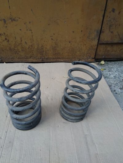 Лот: 12133686. Фото: 1. Mazda MPV пружины задние. Другое (автозапчасти)