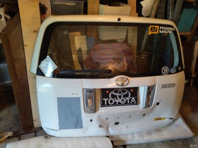 Лот: 17986302. Фото: 1. toyota succeed задняя дверь. Кузов