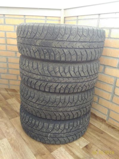 Лот: 8268844. Фото: 1. Шипованные шины Bridgestone Ice... Шины