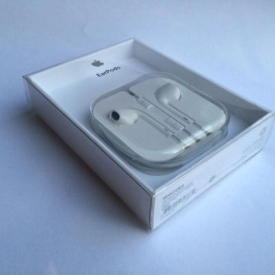 Лот: 6094929. Фото: 1. Apple EarPods MD827ZM/A (гарнитура... Красноярск