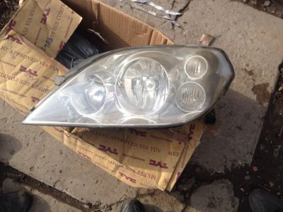 Лот: 5280587. Фото: 1. Фара передняя левая Toyota Vitz... Оптика и освещение