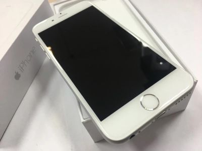 Лот: 9101883. Фото: 1. iPhone 6 Silver 64GB. Смартфоны