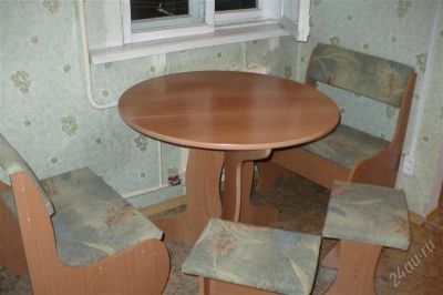 Лот: 2099731. Фото: 1. Стол+скамейки (для Кухни). Другое (кухонная мебель)