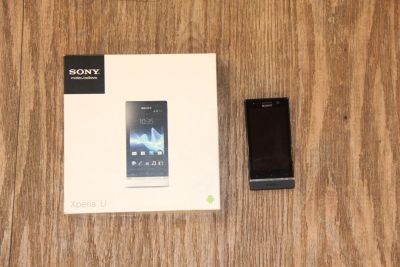 Лот: 4260540. Фото: 1. Sony Xperia U. Смартфоны