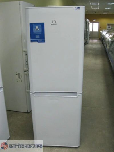 Лот: 4647837. Фото: 1. Холодильник Indesit. Холодильники, морозильные камеры