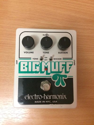 Лот: 12528427. Фото: 1. Big muff tone wicker. Гитарные эффекты и комбоусилители