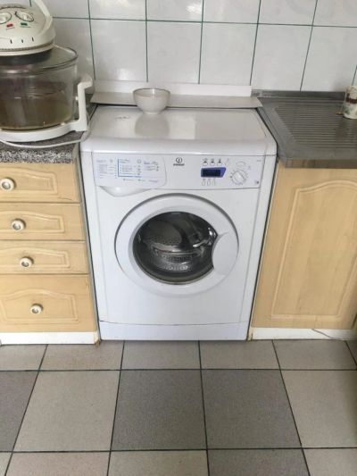 Лот: 11407446. Фото: 1. Стиральная машинка Indesit WISE10. Стиральные машины