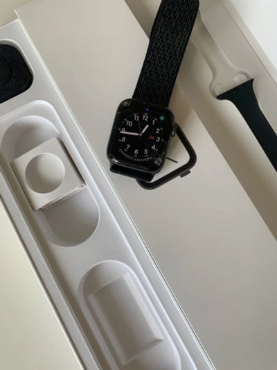Лот: 16320321. Фото: 1. Apple Watch 4 44мм. Смарт-часы, фитнес-браслеты, аксессуары