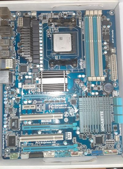 Лот: 21253242. Фото: 1. Материнская Плата Gigabyte GA-990XA-UD3... Материнские платы