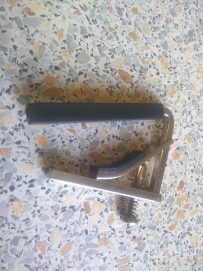 Лот: 17209575. Фото: 1. Каподастр для гитары. Гитары