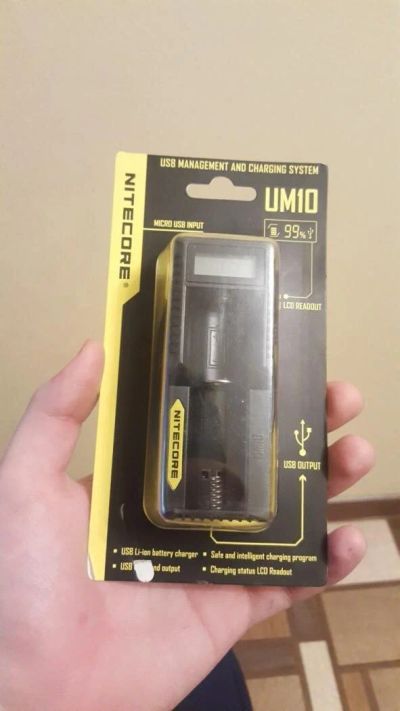 Лот: 10742130. Фото: 1. Зарядное устройство Nitecore UM10. Зарядные устройства, блоки питания для бытовой техники