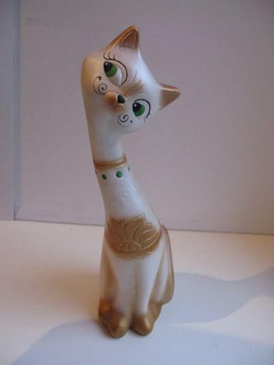Лот: 19953471. Фото: 1. Кошка, керамическая статуэтка... Подарки на 8 марта