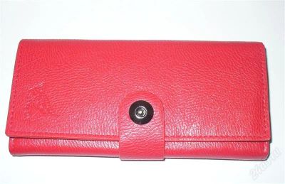Лот: 2389451. Фото: 1. Красный кошелёк, бумажник, портмоне. Бумажники, кошельки, портмоне