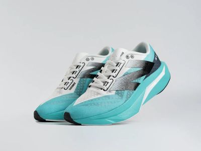 Лот: 25303044. Фото: 1. Кроссовки New Balance FuelCell... Кеды, кроссовки, слипоны