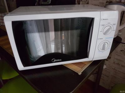 Лот: 13806713. Фото: 1. Миковоновая печь midea mm720cfb. Микроволновки, мини-печи