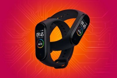 Лот: 14023545. Фото: 1. Xiaomi Mi Band 4 [новые чёрные... Смарт-часы, фитнес-браслеты, аксессуары