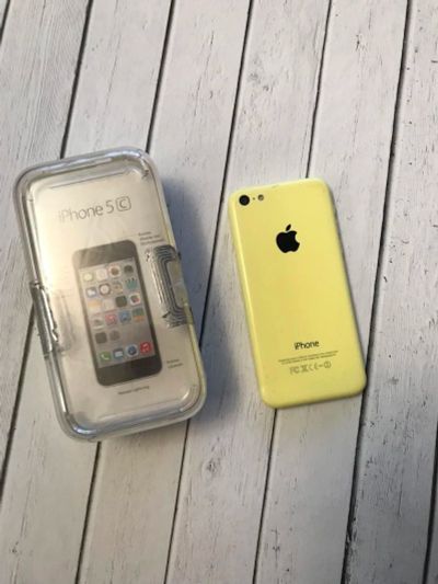 Лот: 10693786. Фото: 1. iPhone 5c 16гб. Смартфоны