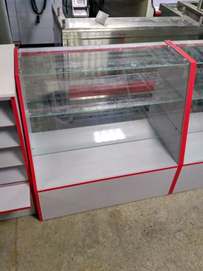 Лот: 11677589. Фото: 1. Прилавок из лдсп 900x900x500 стекло... Торговое