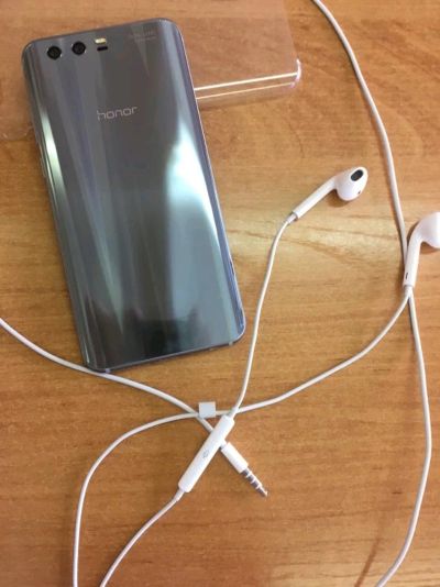 Лот: 12434893. Фото: 1. Honor 9 64 gb серый хороший комплект... Смартфоны