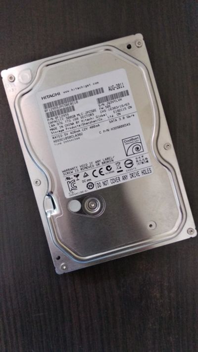 Лот: 11570694. Фото: 1. Hitachi Deskstar 5K1000 HDS5C1050CLA382... Жёсткие диски (HDD)