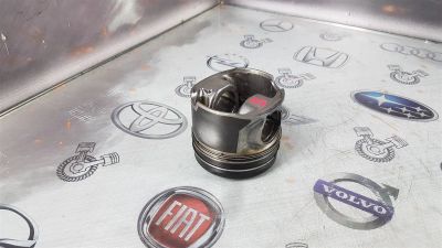 Лот: 23587690. Фото: 1. Поршень Audi Q7 BUG 059198401D... Двигатель и элементы двигателя