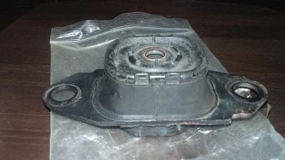 Лот: 19607469. Фото: 1. Опора двигателя левая Nissan Tiida... Двигатель и элементы двигателя