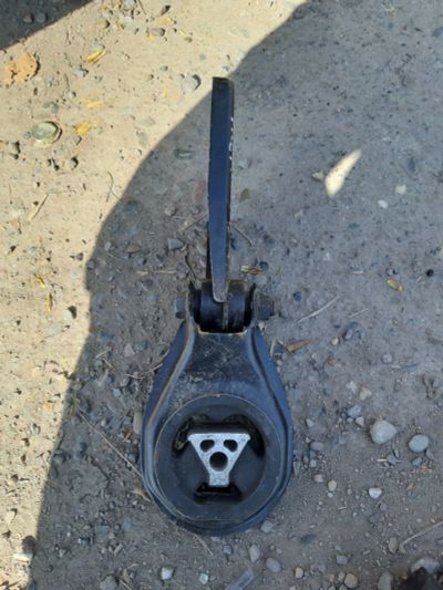 Лот: 15869855. Фото: 1. Подушка двигателя задняя Mazda... Двигатель и элементы двигателя