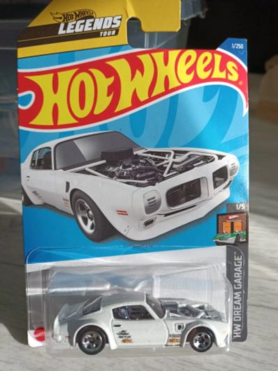 Лот: 18999676. Фото: 1. Hot wheels 1. Машины и техника