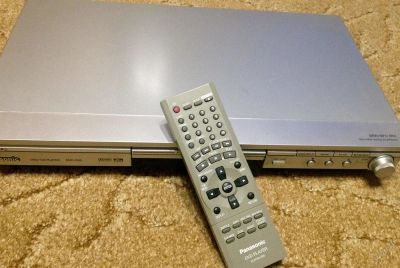 Лот: 3656133. Фото: 1. DVD проигрыватель Panasonic dvd-S35. DVD, Blu-Ray плееры