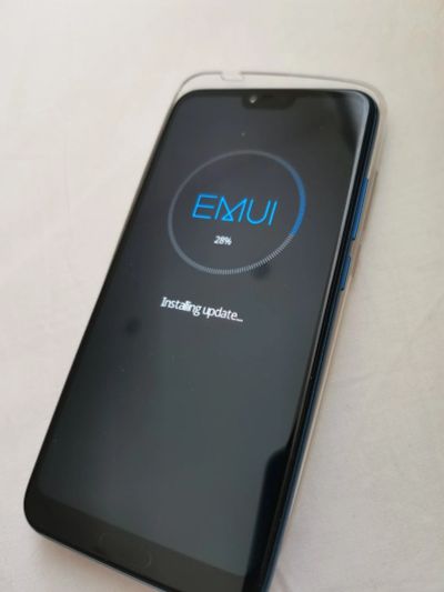 Лот: 17470033. Фото: 1. Смартфон Honor 10. Смартфоны