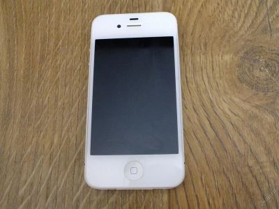 Лот: 3951297. Фото: 1. iphone 4 8gb. Смартфоны