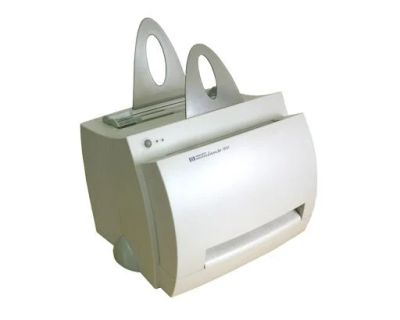 Лот: 16350995. Фото: 1. Принтер HP LaserJet 1100 + 3 картриджа... Лазерные принтеры