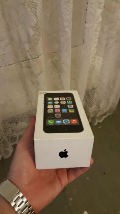 Лот: 8997614. Фото: 1. IPhone 5s 16gb заблокирован с... Смартфоны