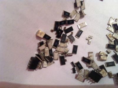 Лот: 6133278. Фото: 1. кучка SMD элементов ТОРГИ С 1... Другое (радиодетали  (электронные компоненты))