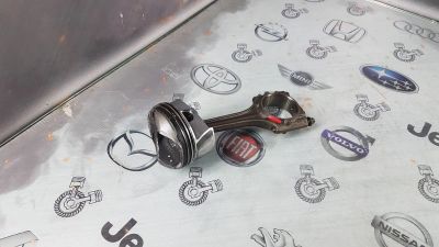 Лот: 23587313. Фото: 1. Поршень с шатуном Volkswagen Passat... Двигатель и элементы двигателя