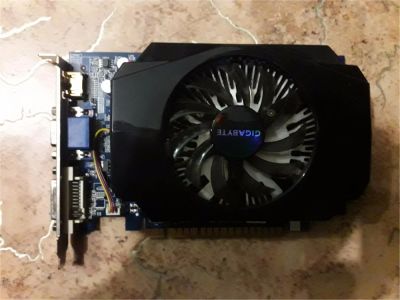 Лот: 7595405. Фото: 1. Видеокарта gigabyte GeForce GT... Видеокарты