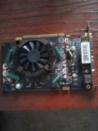 Лот: 9516044. Фото: 1. Видеокарта Ge force 8600gt, не... Видеокарты