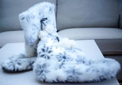 Лот: 13771028. Фото: 1. Домашние тапки/угги из искуственного... Домашняя обувь