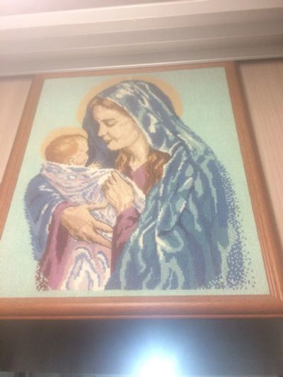 Лот: 10970734. Фото: 1. Икона Дева с младенцем.Крестиком. Картины, рисунки