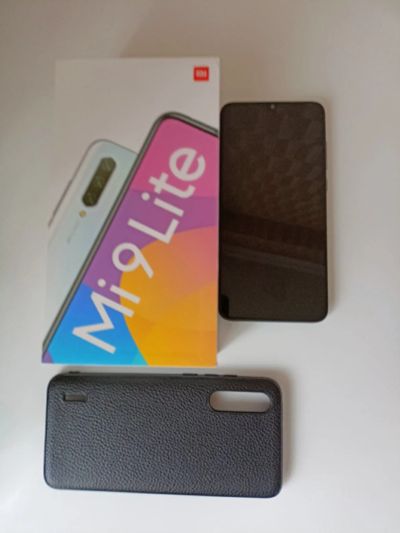Лот: 18122447. Фото: 1. Xiaomi Mi 9 Lite 6/64 Onyx Gray. Смартфоны