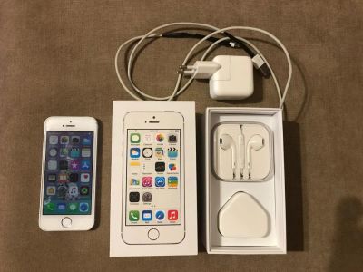 Лот: 10848591. Фото: 1. iPhone 5s белый 16Gb. Смартфоны