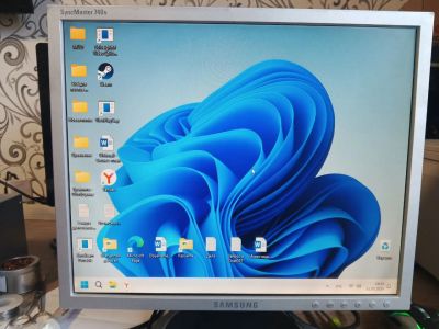 Лот: 22489674. Фото: 1. Монитор Samsung 740N 17". ЖК-мониторы